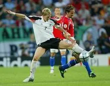 Lothar Matthaus: “Không nên tuyển dụng HLV nước ngoài”